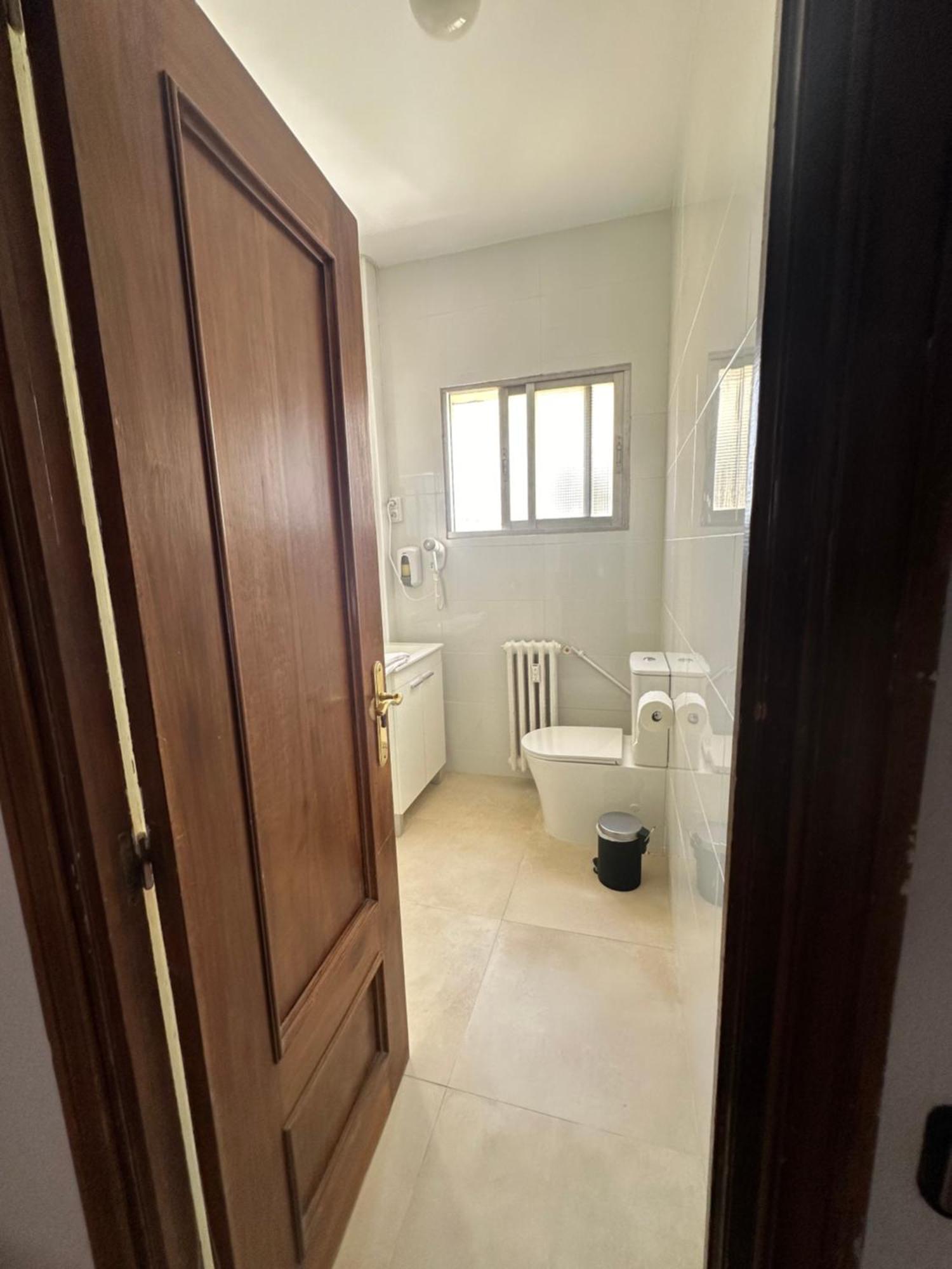 Double Room Private Bathroom